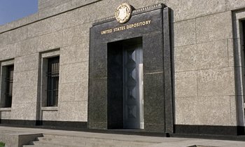 Movie still from “Goldfinger” (1964), directed by Guy Hamilton – The entrance to the united states depository building; Wide shot, Low angle