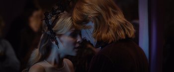 Movie still from “Harry Potter and the Deathly Hallows: Part 1” (2010), directed by David Yates – A man and a woman are kissing in a dark room; Close Up shot, Over the shoulder angle