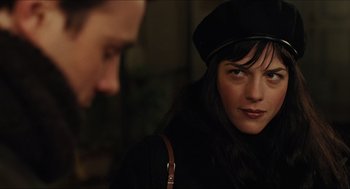 Movie still from “Hellboy” (2004), directed by Guillermo del Toro – A man and a woman are looking at one another; Close Up shot, Over the shoulder angle