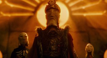 Movie still from “Hellboy II: The Golden Army” (2008), directed by Guillermo del Toro – A statue of a person wearing a crown; Close Up shot, Low angle