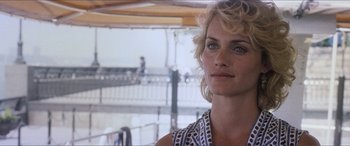 Movie still from “Hitch” (2005), directed by Andy Tennant – A person wearing a dress; Close Up shot, Over the shoulder angle