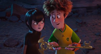 Movie still from “Hotel Transylvania 4: Transformania” (2022), directed by Jennifer Kluska – A woman and a man holding a key in front of a wall; Medium shot, Over the shoulder angle