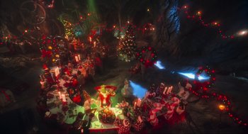 Movie still from “How the Grinch Stole Christmas” (2000), directed by Ron Howard – A room filled with lots of christmas decorations and lights; Extreme Wide shot, High angle