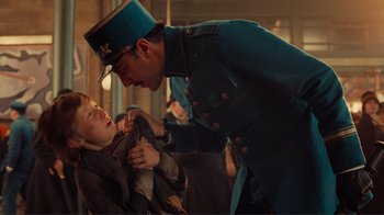 Movie still from “Hugo” (2011), directed by Martin Scorsese – Medium shot, Over the shoulder angle