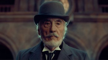 Movie still from “Hugo” (2011), directed by Martin Scorsese – Close Up shot, Low angle