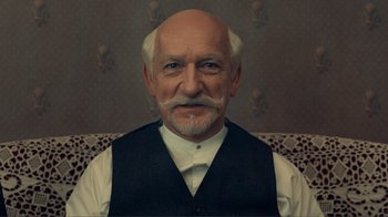 Movie still from “Hugo” (2011), directed by Martin Scorsese – Close Up shot, Low angle