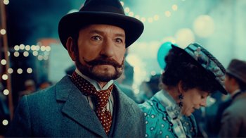 Movie still from “Hugo” (2011), directed by Martin Scorsese – Close Up shot, Over the shoulder angle