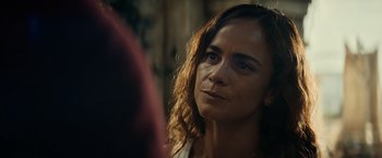 Movie still from “Hypnotic” (2023), directed by Robert Rodriguez – A person looking at the camera; Close Up shot, Over the shoulder angle