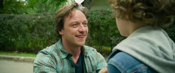 Movie still from “It Chapter Two” (2019), directed by Andy Muschietti – A man in a plaid shirt talking to another man; Close Up shot, Over the shoulder angle