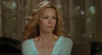 Movie still from “Knocked Up” (2007), directed by Judd Apatow – A woman sitting in front of a window; Close Up shot, Over the shoulder angle