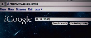 Movie still from “Knowing” (2009), directed by Alex Proyas – A computer screen showing the google search page; Extreme Close Up shot, High angle