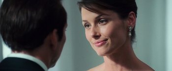 Movie still from “Lord of War” (2005), directed by Andrew Niccol – A person looking at a mirror; Close Up shot, Over the shoulder angle