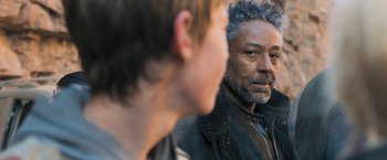 Movie still from “Maze Runner: The Scorch Trials” (2015), directed by Wes Ball – A man looking at himself in the mirror; Close Up shot, Over the shoulder angle