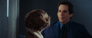 Movie still from “Night at the Museum: Battle of the Smithsonian” (2009), directed by Shawn Levy – A man and a woman are looking at one another; Close Up shot, Over the shoulder angle