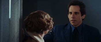 Movie still from “Night at the Museum: Battle of the Smithsonian” (2009), directed by Shawn Levy – A man and a woman are looking at each other; Close Up shot, Over the shoulder angle