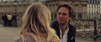 Movie still from “Now You See Me” (2013), directed by Louis Leterrier – A man and a woman talking to each other outside; Close Up shot, Over the shoulder angle