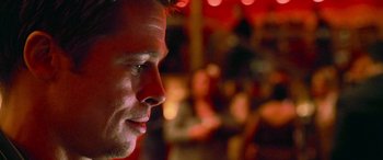 Movie still from “Ocean's Thirteen” (2007), directed by Steven Soderbergh – A man's face in front of a crowd; Close Up shot, Over the shoulder angle