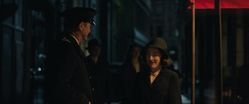 Movie still from “Operation Mincemeat” (2021), directed by John Madden – A man and a woman are talking to each other; Medium shot, Over the shoulder angle