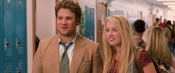 Movie still from “Pineapple Express” (2008), directed by David Gordon Green – A man and a woman standing next to each other; Medium shot, Over the shoulder angle