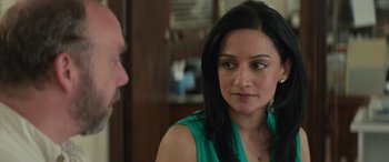 Movie still from “San Andreas” (2015), directed by Brad Peyton – A woman in a green shirt is talking to a man; Close Up shot, Over the shoulder angle