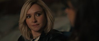 Movie still from “Scream VI” (2023), directed by Matt Bettinelli-Olpin – A person wearing a leather jacket; Close Up shot, Over the shoulder angle