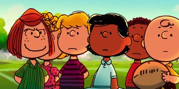 Movie still from “Snoopy Presents: To Mom (and Dad), with Love” (2022), directed by Clay Kaytis – A group of people standing next to each other; Close Up shot, High angle