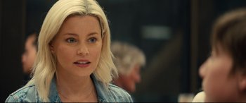 Movie still from “Brightburn” (2019), directed by David Yarovesky – A person with blonde hair; Close Up shot, Over the shoulder angle