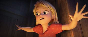 Movie still from “Spirit Untamed” (2021), directed by Ennio Torresan – A girl with blonde hair is looking up; Medium shot, Low angle