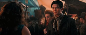 Movie still from “Stardust” (2007), directed by Matthew Vaughn – A man in a brown jacket and a woman in a brown jacket; Close Up shot, Over the shoulder angle