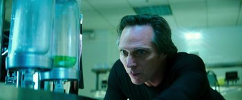 Movie still from “Teenage Mutant Ninja Turtles” (2014), directed by Jonathan Liebesman – A person looking at the camera; Close Up shot, Low angle