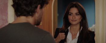 Movie still from “The 355” (2022), directed by Simon Kinberg – A man and a woman talking to each other; Close Up shot, Over the shoulder angle