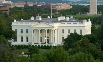 Movie still from “The Card Counter” (2021), directed by Paul Schrader – The white house in washington , d; Extreme Wide shot, Low angle