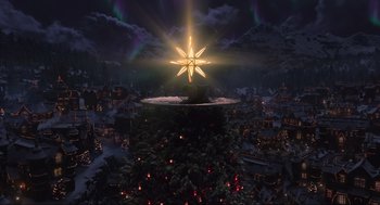 Movie still from “The Christmas Chronicles: Part Two” (2020), directed by Chris Columbus – A christmas tree with a star on top of it; Extreme Wide shot, High angle