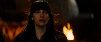 Movie still from “The Incredible Hulk” (2008), directed by Louis Leterrier – A person with long black hair; Close Up shot, Over the shoulder angle