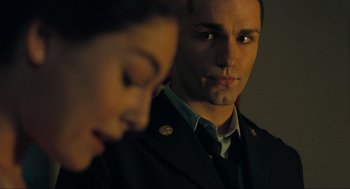 Movie still from “The Mist” (2007), directed by Frank Darabont – A man and a woman are looking at each other; Close Up shot, Over the shoulder angle