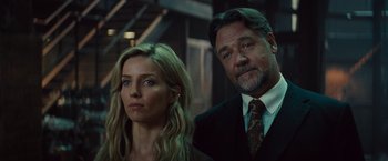 Movie still from “The Mummy” (2017), directed by Alex Kurtzman – A man and a woman standing next to each other; Close Up shot, Low angle