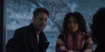 Movie still from “The Noel Diary” (2022), directed by Charles Shyer – A man and a woman standing next to each other; Close Up shot, Over the shoulder angle