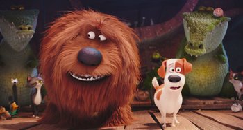 Movie still from “The Secret Life of Pets” (2016), directed by Chris Renaud – A dog standing next to a big brown dog; Wide shot, Low angle