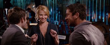 Movie still from “The Ugly Truth” (2009), directed by Robert Luketic – A woman and a man are talking to each other; Medium shot, Over the shoulder angle