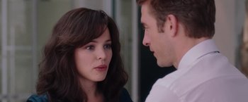 Movie still from “The Vow” (2012), directed by Michael Sucsy – A man and a woman talking to each other; Close Up shot, Over the shoulder angle