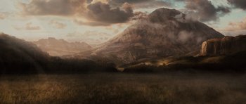 Movie still from “Eragon” (2006), directed by Stefen Fangmeier – Extreme Wide shot, Low angle