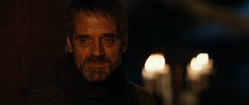 Movie still from “Eragon” (2006), directed by Stefen Fangmeier – Close Up shot, Over the shoulder angle