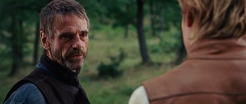 Movie still from “Eragon” (2006), directed by Stefen Fangmeier – Close Up shot, Over the shoulder angle