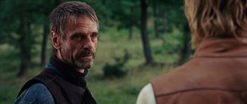 Movie still from “Eragon” (2006), directed by Stefen Fangmeier – Close Up shot, Over the shoulder angle