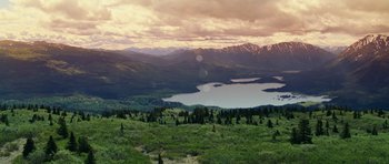 Movie still from “Eragon” (2006), directed by Stefen Fangmeier – Extreme Wide shot, High angle