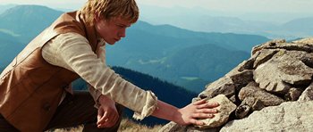 Movie still from “Eragon” (2006), directed by Stefen Fangmeier – Close Up shot, Low angle