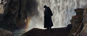 Movie still from “Eragon” (2006), directed by Stefen Fangmeier – Wide shot, Low angle
