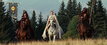 Movie still from “Eragon” (2006), directed by Stefen Fangmeier – Wide shot, Low angle