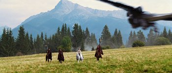 Movie still from “Eragon” (2006), directed by Stefen Fangmeier – Extreme Wide shot, Low angle