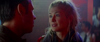 Movie still from “The World's End” (2013), directed by Edgar Wright – A man and a woman talking to each other; Close Up shot, Over the shoulder angle